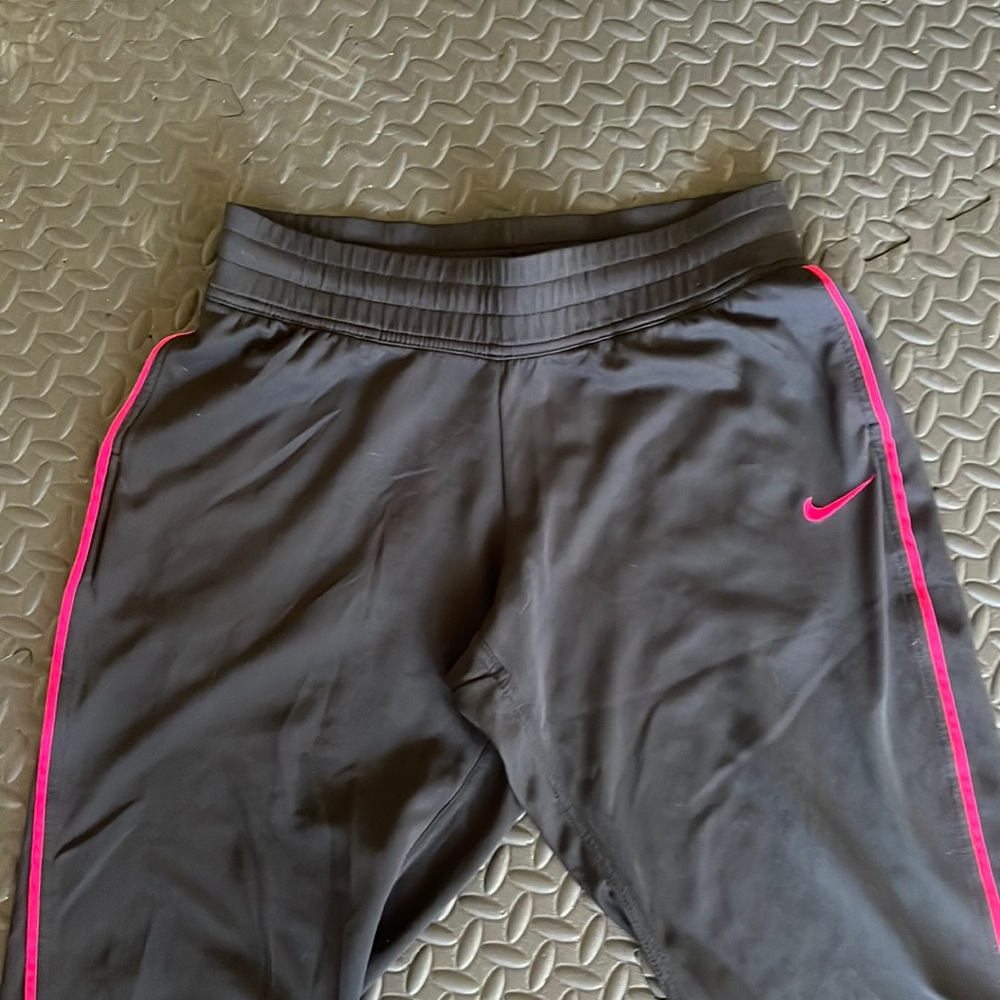 Nike black dry fit capris size large